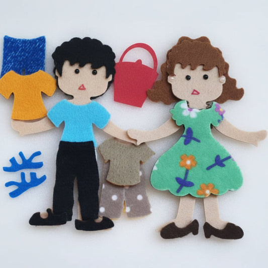 Caixa de Roupinhas, Fantasias e Acessórios + Boneco(a) de Vestir